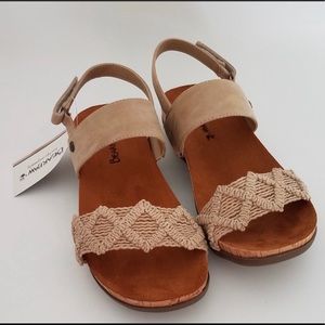 BEARPAW Natural Emerson Sandal